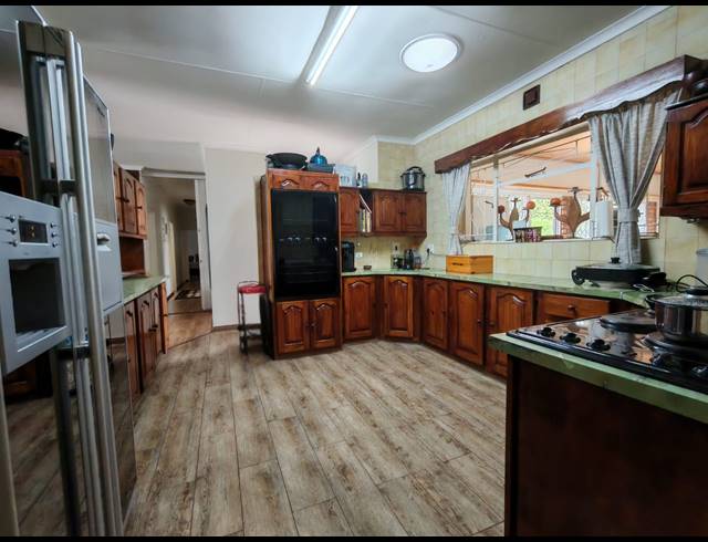 4 BEDROOM HOUSE FOR SALE IN THREE RIVERS EAST